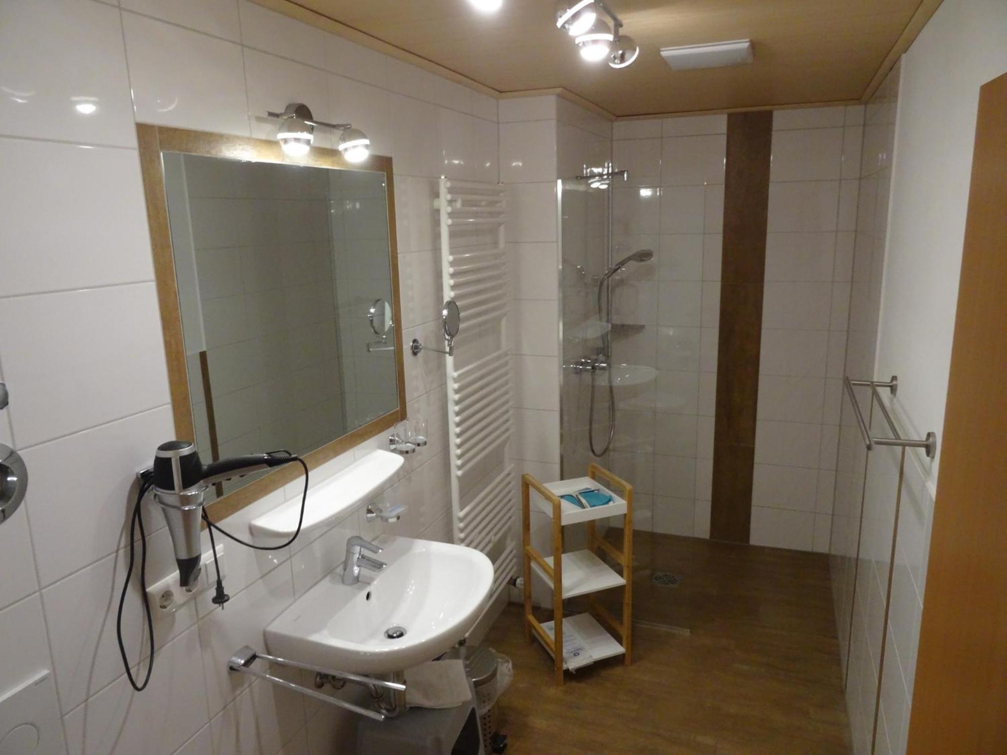 Gaestehaus Erika - Chiemgau Karte 因泽尔 外观 照片